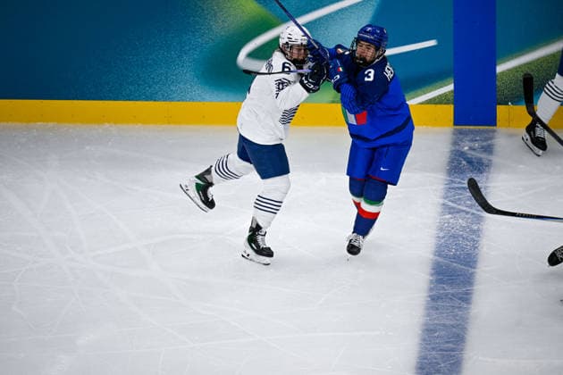 Winter Olympics - Ice hockey, Eishockey Women- France v Italy Margot Huot-Marchand (6) of Team France, Manuela Heidenberger (3) of Team Italy during the Ice Hockey Women s Preliminary Round Group B match between France and Italy at Milano Santagiulia Ice Hockey Arena as part of the Olympic Winter games, Winterspiele,Spiele, Summer games Milano Cortina 2026 on February 5, 2026 in Milan, Italy. Photo by JMP ABACAPRESS.COM Milan Italy  Copyright: xJMP ABACAx
