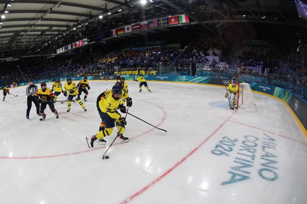 February 5, 2026, Milan, Lombardy, Italy: Mira Jungaker 7 of Team Sweden in their game against Team Germany in women s Ice hockey, Eishockey Group B game during the Milano Cortina 2026 Olympic Winter games, Winterspiele,Spiele, Summer games at Milano Rho Ice Hockey Arena. Milan Italy - ZUMAm117 20260205_oly_m117_007 Copyright: xDavidxMcIntyrex