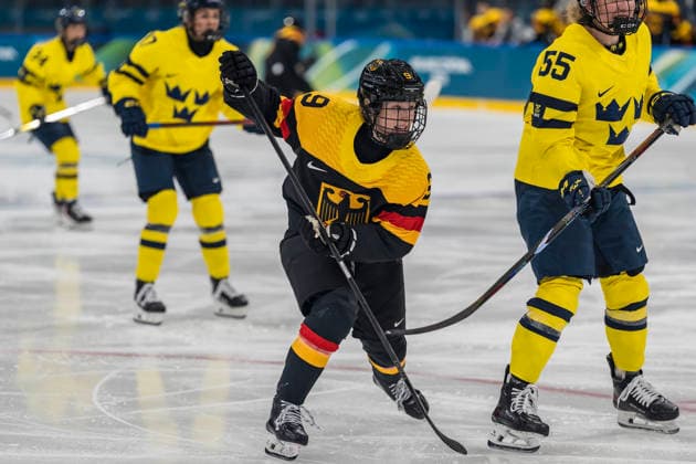 February 5, 2026, Milan, Lombardy, Italy: forward Svenja Voigt 9 of Team Germany plays against Team Sweden in the Preliminary Round Group B at the Milano Ice Park in Rho in MILAN, Italy during the 2026 Milano Corntina Winter Olympics. Milan Italy - ZUMAa161 20260205_oly_a161_016 Copyright: xWalterxG.xArcex