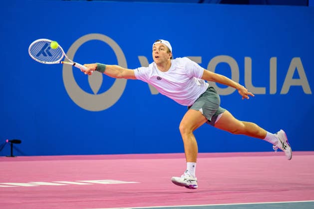 February 5, 2026, Perols, Montpellier, Occitanie, France: Tallon Griekspoor of Netherlands delivers a right hand shot during his match against Pablo Carreno Busta of Spain at Open Occitanie on February 5, 2026, at Sud de France Arena in Montpellier, France. Perols, Montpellier France - ZUMAc313 20260205_zsp_c313_013 Copyright: xFaresxChafaix