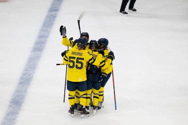 Sweden v Germany - Ice hockey, Eishockey Women s Prelim. Round - Group B A Sweden player exults during the Winter Olympic Games, Olympische Spiele, Olympia, OS in Milano, Italy, on February 5, 2026, at the Milano Rho Ice Hockey Arena Milano Lombardia Italy  Copyright: xFedericoxManonix originalFilename:manoni-icehocke260205_npgEs.jpg