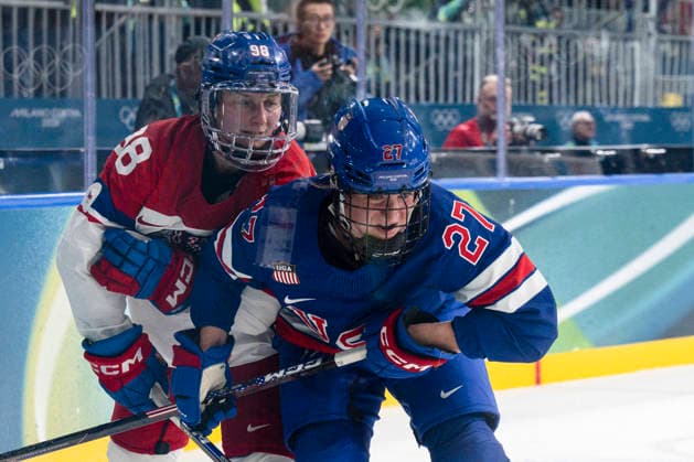 From left Czech Kristyna Kaltounkova, Taylor Heise of USA in action during the women s preliminary round Group A Ice hockey, Eishockey match between USA and Czech Republic at the Milano Rho Ice Hockey Arena during the Milano Cortina 2026 Winter Olympic Games, Olympische Spiele, Olympia, OS in Milan, on February 5, 2026. (CTKxPhoto MichalxKamaryt) CTKPhotoP2026020507569  CTKPhotoP2026020507569