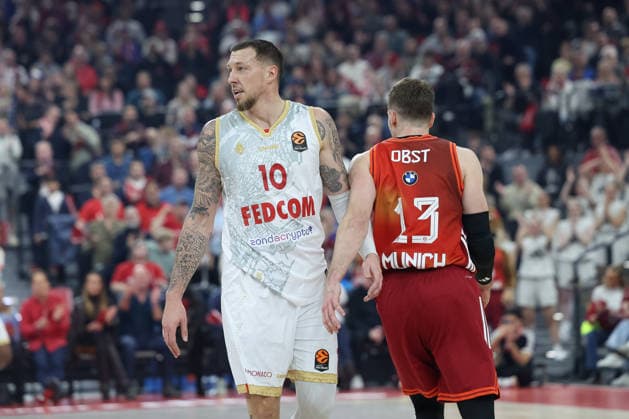 Daniel Theis (AS Monaco, 10) mit Andreas Obst (FC Bayern Basketball, 13), GER, FC Bayern Basketball vs. AS Monaco, Basketball, Euroleague, 27. Spieltag, Saison 2025 2026, 05.02.2026, GER, FC Bayern Basketball vs. AS Monaco, Basketball, Euroleague, 27. Spieltag, Saison 2025 2026, 05.02.2026 Muenchen Copyright: xEibner-Pressefoto JennixMaulx EP_JML