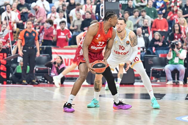 EuroLeague Baketball; FC Bayern München Basketball - AS Monaco Basket, 05.02.2026 MUNICH, GERMANY - 05. FEBRUARY: im Duell David McCORMACK (FC Bayern Basketball 33) und Daniel THEIS (AS Monaco Basket 10) während dem Match zwischen dem FC Bayern Basketball und dem AS Monaco Basket am 27. Spieltag der EuroLeague im SAP GARDEN Copyright: xBEAUTIFULxSPORTS Goldbergx