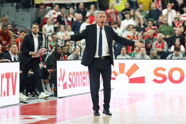 Svetislav Pesic (FC Bayern Basketball, Chef-Trainer) gestikuliert, GER, FC Bayern Basketball vs. AS Monaco, Basketball, Euroleague, 27. Spieltag, Saison 2025 2026, 05.02.2026, GER, FC Bayern Basketball vs. AS Monaco, Basketball, Euroleague, 27. Spieltag, Saison 2025 2026, 05.02.2026 Muenchen Copyright: xEibner-Pressefoto JennixMaulx EP_JML
