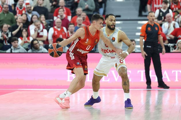 Nenad Dimitrijevic (FC Bayern Basketball, 00) mit Elie Okobo (AS Monaco, 00), GER, FC Bayern Basketball vs. AS Monaco, Basketball, Euroleague, 27. Spieltag, Saison 2025 2026, 05.02.2026, GER, FC Bayern Basketball vs. AS Monaco, Basketball, Euroleague, 27. Spieltag, Saison 2025 2026, 05.02.2026 Muenchen Copyright: xEibner-Pressefoto JennixMaulx EP_JML