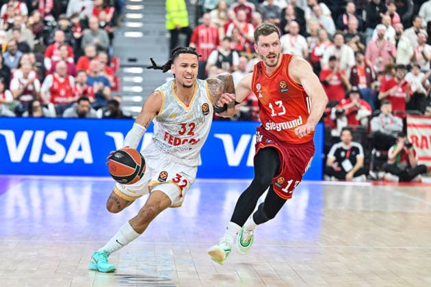 EuroLeague Baketball; FC Bayern München Basketball - AS Monaco Basket, 05.02.2026 MUNICH, GERMANY - 05. FEBRUARY: im Duell Matthew STRAZEL (AS Monaco Basket 32) und Andreas OBST (FC Bayern Basketball 13) während dem Match zwischen dem FC Bayern Basketball und dem AS Monaco Basket am 27. Spieltag der EuroLeague im SAP GARDEN Copyright: xBEAUTIFULxSPORTS Goldbergx