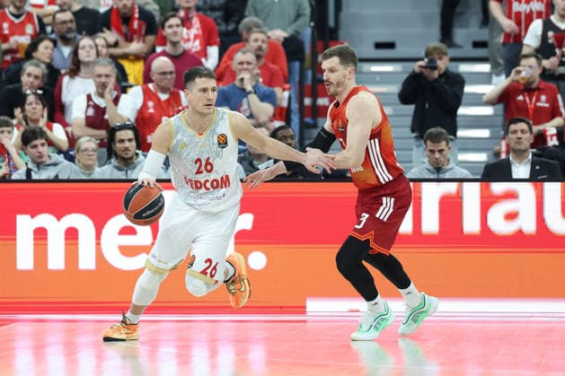 Nemanja Nedovic (AS Monaco, 26) mit Andreas Obst (FC Bayern Basketball, 13), GER, FC Bayern Basketball vs. AS Monaco, Basketball, Euroleague, 27. Spieltag, Saison 2025 2026, 05.02.2026, GER, FC Bayern Basketball vs. AS Monaco, Basketball, Euroleague, 27. Spieltag, Saison 2025 2026, 05.02.2026 Muenchen Copyright: xEibner-Pressefoto JennixMaulx EP_JML