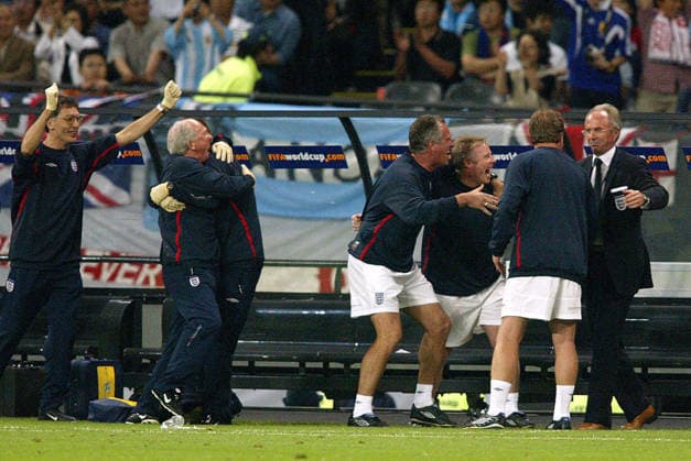 Argentina V England, FIFA World Cup, WM, Weltmeisterschaft, Fussball Finals 2002 Group F Ray Clemence Goalkeeping Coach, Sammy Lee, Assistant Coach, Steve Mcclaren Assistant Manager and Sven Goran-Ericsson Manager of England celebrate after winning the FIFA World Cup Finals 2002 Group F match between Argentina and England at Sapporo Dome on June 7, 2002 in Sapporo, Japan. Sapporo Sapporo Dome Japan Japan Copyright: xAllstarxPicturexLibraryxLtdx