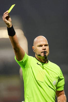 2026-02-05 Telstar v Go Ahead Eagles - Dutch KNVB Cup VELSEN-ZUID, NETHERLANDS - FEBRUARY 5: Rob Dieperink referee looks on during a Dutch KNVB Cup at BUKO Stadion on February 5, 2026 in Velsen-Zuid, Netherlands. Velsen-Zuid BUKO Stadion Netherlands Content not available for redistribution in The Netherlands directly or indirectly through any third parties. Copyright: xBroerxvanxdenxBoomx
