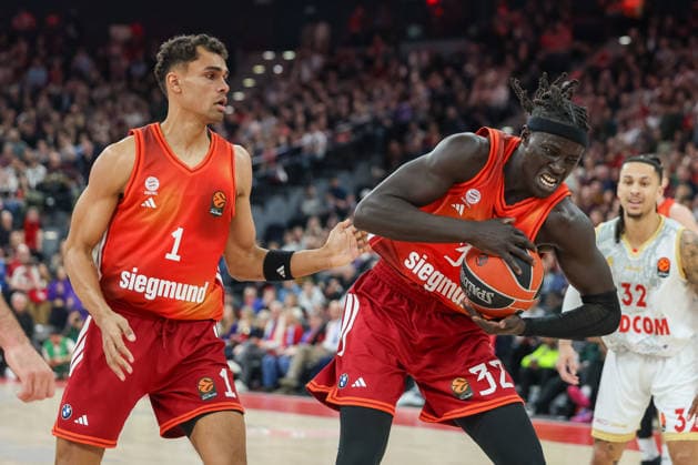 Wenyen Gabriel (FC Bayern Basketball, 32) mit Oscar da Silva (FC Bayern Basketball, 01), GER, FC Bayern Basketball vs. AS Monaco, Basketball, Euroleague, 27. Spieltag, Saison 2025 2026, 05.02.2026, GER, FC Bayern Basketball vs. AS Monaco, Basketball, Euroleague, 27. Spieltag, Saison 2025 2026, 05.02.2026 Muenchen Copyright: xEibner-Pressefoto JennixMaulx EP_JML