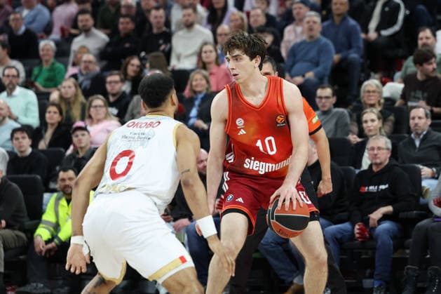 Justinian Jessup (FC Bayern Basketball, 10) mit Elie Okobo (AS Monaco, 00), GER, FC Bayern Basketball vs. AS Monaco, Basketball, Euroleague, 27. Spieltag, Saison 2025 2026, 05.02.2026, GER, FC Bayern Basketball vs. AS Monaco, Basketball, Euroleague, 27. Spieltag, Saison 2025 2026, 05.02.2026 Muenchen Copyright: xEibner-Pressefoto JennixMaulx EP_JML