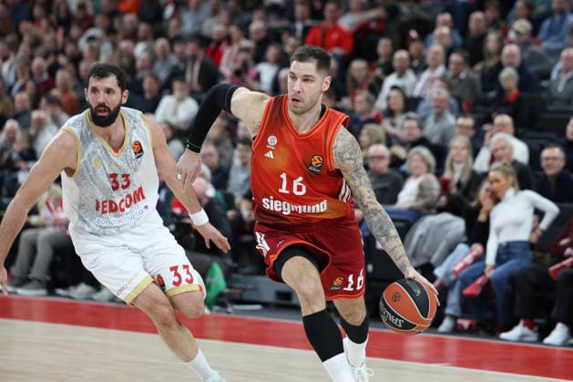 Stefan Jovic (FC Bayern Basketball, 16) mit Nikola Mirotic (AS Monaco, 33), GER, FC Bayern Basketball vs. AS Monaco, Basketball, Euroleague, 27. Spieltag, Saison 2025 2026, 05.02.2026, GER, FC Bayern Basketball vs. AS Monaco, Basketball, Euroleague, 27. Spieltag, Saison 2025 2026, 05.02.2026 Muenchen Copyright: xEibner-Pressefoto JennixMaulx EP_JML