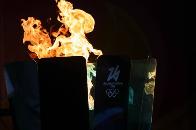 ITALY, MILAN - FEBRUARY 5, 2026: A ceremony marks the arrival of the Milano Cortina 2026 Olympic Flame at Piazza del Duomo. The two-month Olympic Torch Relay, which started in December 2025, followed a 12,000 km route across Italy finally reaching Milan on 5 February 2026 2026 Winter Olympics: Olympic Torch Arrives In Milan  - ZUMAt113 20260205_zaa_t113_445 Copyright: xPeterxKovalevx