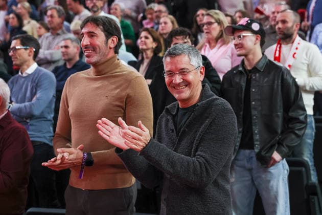 Herbert Hainer (FC Bayern Muenchen, Praesident) applaudiert, mit Alex Mumbru (Chef-Trainer Deutsche Basketball-Nationalmannschaft), Freude ueber den Sieg, Emotionen, GER, FC Bayern Basketball vs. AS Monaco, Basketball, Euroleague, 27. Spieltag, Saison 2025 2026, 05.02.2026, GER, FC Bayern Basketball vs. AS Monaco, Basketball, Euroleague, 27. Spieltag, Saison 2025 2026, 05.02.2026 Muenchen Copyright: xEibner-Pressefoto JennixMaulx EP_JML