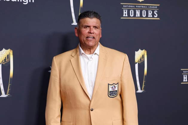 RECORD DATE NOT STATED Anthony Munoz arrives on the red carpet at the 2026 NFL, American Football Herren, USA Honors presented by Invisalign in the days leading up to Super Bowl LX in San Francisco on Thursday, February 5, 2026. The New England Patriots will play the Seattle Seahawks in Super Bowl LX at Levi s Stadium in Santa Clara on Sunday, February 8, 2026.  SBP20260205339 JOHNxANGELILLO