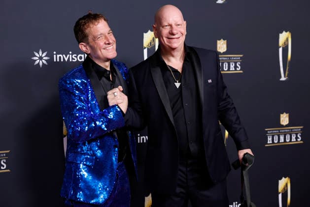 RECORD DATE NOT STATED Jeffrey Beecher, left and Jeff Ross arrive on the red carpet at the 2026 NFL, American Football Herren, USA Honors presented by Invisalign in the days leading up to Super Bowl LX in San Francisco on Thursday, February 5, 2026. The New England Patriots will play the Seattle Seahawks in Super Bowl LX at Levi s Stadium in Santa Clara on Sunday, February 8, 2026.  SBP20260205367 JOHNxANGELILLO