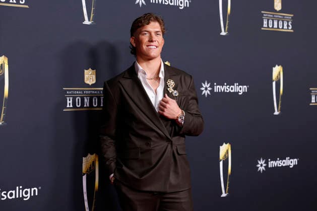 RECORD DATE NOT STATED Jaxson Dart arrives on the red carpet at the 2026 NFL, American Football Herren, USA Honors presented by Invisalign in the days leading up to Super Bowl LX in San Francisco on Thursday, February 5, 2026. The New England Patriots will play the Seattle Seahawks in Super Bowl LX at Levi s Stadium in Santa Clara on Sunday, February 8, 2026.  SBP20260205385 JOHNxANGELILLO