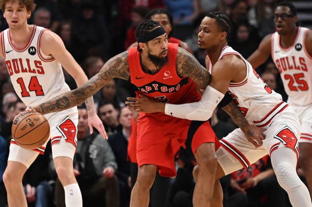 February 5, 2026, Toronto, On, Canada: Toronto Raptors Brandon Ingram (3) protects the ball from Chicago Bulls Isaac Okoro (35) during first half NBA, Basketball Herren, USA basketball game action in Toronto on Thursday, Feb. 5, 2026. Brandon Ingram, Isaac Okoro  - ZUMAc35_ 20260205_zaf_c35_154 Copyright: xJonxBlackerx