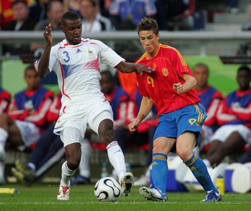 Spain V France, FIFA World Cup, WM, Weltmeisterschaft, Fussball Finals 2006 Round Of 16 Eric Abidal of France and Fernando Torres of Spain challenge during the FIFA World Cup Finals 2006 Round Of 16 match between Spain and France at Niedersachsenstadion on June 27, 2006 in Hanover, Germany. Hanover Niedersachsenstadion Germany Germany Copyright: xAllstarxPicturexLibraryxLtdx