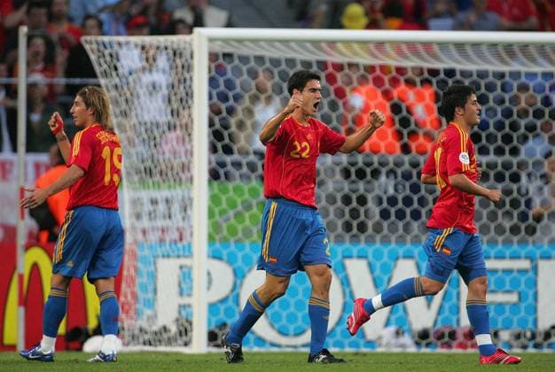 Spain V France, FIFA World Cup, WM, Weltmeisterschaft, Fussball Finals 2006 Round Of 16 Sergio Ramos, Ibanez Pablo and David Villa of Spain celebrate during the FIFA World Cup Finals 2006 Round Of 16 match between Spain and France at Niedersachsenstadion on June 27, 2006 in Hanover, Germany. Hanover Niedersachsenstadion Germany Germany Copyright: xAllstarxPicturexLibraryxLtdx
