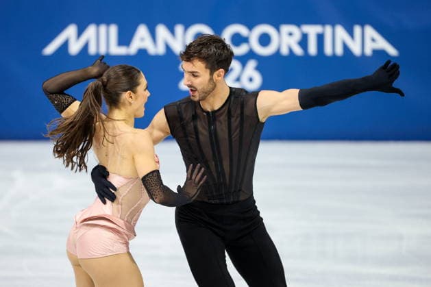 ITALY, MILAN - FEBRUARY 6, 2026: Ice dancers Laurence Fournier (L) and Guillaume Cizeron of France perform their rhythm dance during the team Figure skating, Eiskunstlauf event at Milano Ice Skating Arena as part of the 2026 Winter Olympic Games, Olympische Spiele, Olympia, OS 2026 Winter Olympics: Team Figure Skating, Rhythm Dance  - ZUMAt113 20260206_zaa_t113_038 Copyright: xMikhailxTereshchenkox