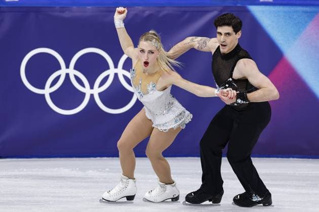 Milan Cortina Olympics: Figure skating, Eiskunstlauf Canadian ice dancers Piper Gilles (L) and Paul Poirier perform their rhythm dance during the figure skating team event at the Milan Cortina Olympics at Milano Ice Skating Arena in Milan on Feb. 6, 2026.  A14AA0005248672P