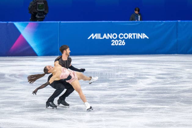 February 6, 2026, Milano, Lombardia, Italy: Laurence Fournier Beaudry and Guillaume Cizeron from France during the Winter Olympic Games, Olympische Spiele, Olympia, OS Milano Cortina 2026, Milano Ice Skating Arena, on February 6, 2026 in Milano, Italy Milano Italy - ZUMAm345 20260206_oly_m345_005 Copyright: xFedericoxManonix