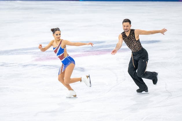 February 6, 2026, Milano, Lombardia, Italy: Lilah Fear and Lewis Gibson from Great Britain during the Winter Olympic Games, Olympische Spiele, Olympia, OS Milano Cortina 2026, Milano Ice Skating Arena, on February 6, 2026 in Milano, Italy Milano Italy - ZUMAm345 20260206_oly_m345_022 Copyright: xFedericoxManonix