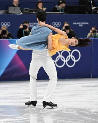 WANG Shiyue LIU Xinyu (CHN) during Figure skating, Eiskunstlauf - TEAM competition Dance - Rhythmic Dance, Olympic Winter games, Winterspiele,Spiele, Summer games Milano-Cortina 2026 in Milano, Italy, February 06 2026  Copyright: xFilippoxTomasi IPAxSportx xipa-agency.netx xx IPA_71026307 IPA_Agency_IPA71026307