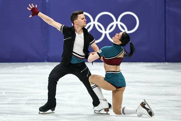 ITALY, MILAN - FEBRUARY 6, 2026: Ice dancers Charlene Guignard (R) and Marco Fabbri of Italy perform their rhythm dance during the team Figure skating, Eiskunstlauf event at Milano Ice Skating Arena as part of the 2026 Winter Olympic Games, Olympische Spiele, Olympia, OS Mikhail Tereshchenko TASS  88277014