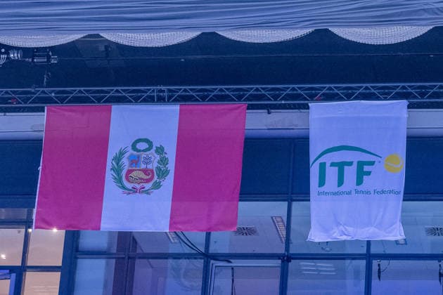 Peruflagge und Logo des ITF. Deutschland vs. Peru, Tennis, Davis-Cup, 01. Runde, 06. und 07.02.2026 Deutschland vs. Peru, Tennis, Davis-Cup, 01. Runde, 06. und 07.02.2026 Duesseldorf Copyright: xEibner-Pressefoto ThomasxHaeslerx EP_THR