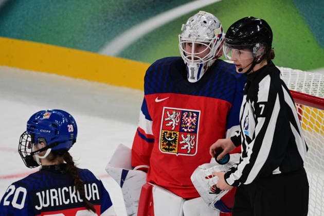 Goalkeeper Michaela Hesova (CZE) after receiving the first goal during women s Ice hockey, Eishockey match of Group A: Czechia vs Switzerland, at the Milano Cortina 2026 Winter Olympic Games, Olympische Spiele, Olympia, OS in Milan, Italy, on February 6, 2026. (CTKxPhoto MichalxKamaryt) CTKPhotoP2026020606885  CTKPhotoP2026020606885