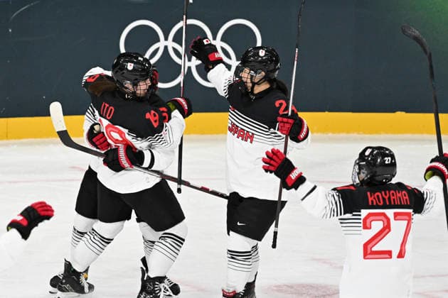 The Japan team celebrates the M. Ito (Japan) 1-2 score, Ice hockey, Eishockey - Women Prelim.Round Group B FRA 2 - 3 JPN (France 2- 3 Japan) at the Milano Ice Hockey Park during the Milano Cortina 2026 Olympic Winter games, Winterspiele,Spiele, Summer games 07 February 2026, Milan, Italy. Noxthirdxpartyxsales  aflo_318694693
