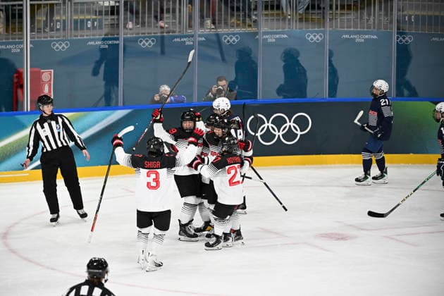 The Japan team celebrates the M. Ito (Japan) 1-2 score, Ice hockey, Eishockey - Women Prelim.Round Group B FRA 2 - 3 JPN (France 2- 3 Japan) at the Milano Ice Hockey Park during the Milano Cortina 2026 Olympic Winter games, Winterspiele,Spiele, Summer games 07 February 2026, Milan, Italy. Noxthirdxpartyxsales  aflo_318694746