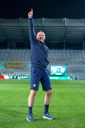 06.02.2025, Fußball, Preußen Münster - VfL Bochum, 2. Fußball Bundesliga, Preußenstadion, 21.Spieltag, Saison 2025 2026: Cheftrainer Uwe Rösler (VfL Bochum hc) gestikulierend DFB regulations prohibit any use of photographs as image sequences and or quasi-video. Nordrhein-Westfalen Deutschland
