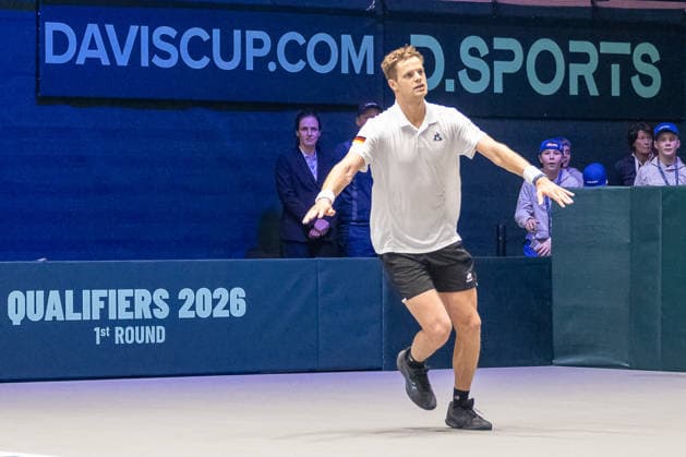 Yannick Hanfmann (Team Deutschland) feiert den Sieg und damit ersten Punkt fuer Deutschland. Deutschland vs. Peru, Tennis, Davis-Cup, 01. Runde, 06. und 07.02.2026 Deutschland vs. Peru, Tennis, Davis-Cup, 01. Runde, 06. und 07.02.2026 Duesseldorf Copyright: xEibner-Pressefoto ThomasxHaeslerx EP_THR