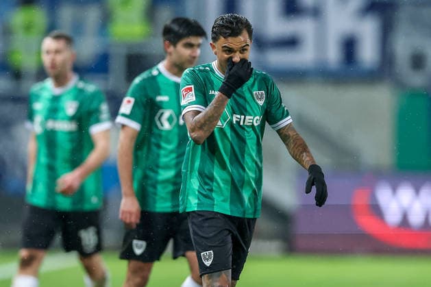 06.02.2025, Fußball, Preußen Münster - VfL Bochum, 2. Fußball Bundesliga, Preußenstadion, 21.Spieltag, Saison 2025 2026: Oliver Batista Meier (Preussen Muenster 17) enttäuscht Enttäuschung gestikulierend auf dem Spielfeld DFB regulations prohibit any use of photographs as image sequences and or quasi-video. Nordrhein-Westfalen Deutschland