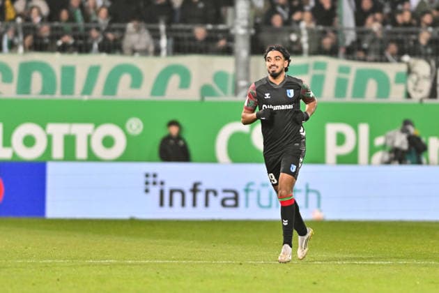 2. Bundesliga; SpVgg Greuther Fürth - 1. FC Magdeburg; 06.02.2026 FUERTH, GERMANY - 06. FEBRUARY: Jubel der Magdeburger nach dem Treffer zum 1-3 durch Rayan GHRIEB (1. FC Magdeburg 29) Tor Torschuetze Freude Happy während dem Match zwischen der SpVgg Greuther Fürth und dem 1. FC Magdeburg am 21. Spieltag der 2. Bundesliga im Sportpark Ronhof Thomas Sommer