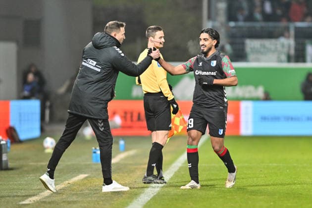 2. Bundesliga; SpVgg Greuther Fürth - 1. FC Magdeburg; 06.02.2026 FUERTH, GERMANY - 06. FEBRUARY: Jubel der Magdeburger nach dem Treffer zum 1-3 durch Rayan GHRIEB (1. FC Magdeburg 29) Tor Torschuetze Freude Happy während dem Match zwischen der SpVgg Greuther Fürth und dem 1. FC Magdeburg am 21. Spieltag der 2. Bundesliga im Sportpark Ronhof Thomas Sommer