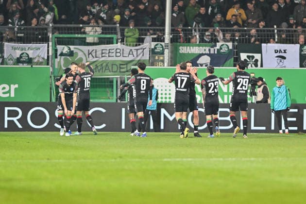 2. Bundesliga; SpVgg Greuther Fürth - 1. FC Magdeburg; 06.02.2026 FUERTH, GERMANY - 06. FEBRUARY: Jubel der Magdeburger nach dem Treffer zum 1-5 durch Mateusz ZUKOWSKI (1. FC Magdeburg 22) Tor Torschuetze Freude Happy während dem Match zwischen der SpVgg Greuther Fürth und dem 1. FC Magdeburg am 21. Spieltag der 2. Bundesliga im Sportpark Ronhof Thomas Sommer