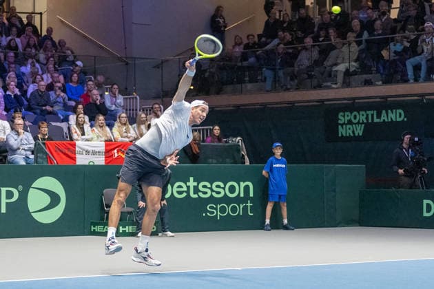Jan Lennard Struff ( Team Deutschland) beim Aufschlag. Deutschland vs. Peru, Tennis, Davis-Cup, 01. Runde, 06. und 07.02.2026 Deutschland vs. Peru, Tennis, Davis-Cup, 01. Runde, 06. und 07.02.2026 Duesseldorf Copyright: xEibner-Pressefoto ThomasxHaeslerx EP_THR