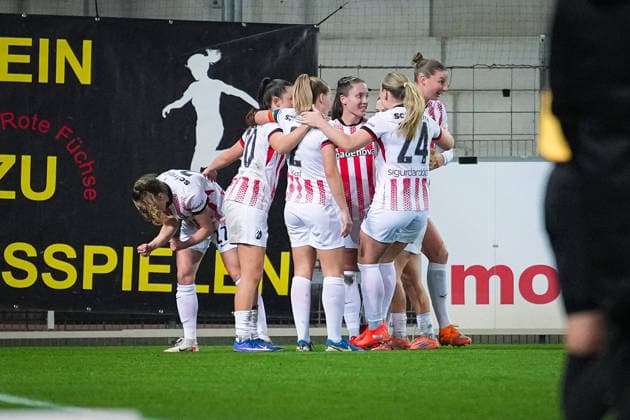 Fussball, Google Pixel Frauen-Bundesliga, 17 .Spieltag, 2025 2026, SC Freiburg vs. FC Bayern München, 06.02.2026, Dreisamstadion, Freiburg,: Lisa Kolb (SC Freiburg, Frauen 22) Tor, Torjubel, Freiburg Dreisamstadion Baden-Württemberg Deutschland Copyright: xFINLEYxMÖRCHx