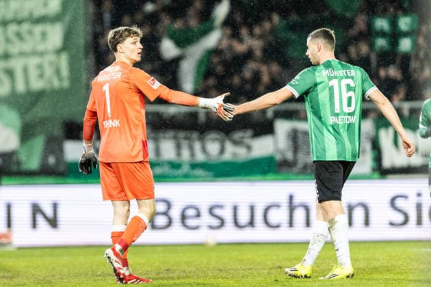 2.Fußball Bundesliga: Preußen Münster - VfL Bochum, 06.02.2026 Johannes Schenk (Preußen Münster, 1), Torge Paetow (Preußen Münster, 16) 2.Fußball Bundesliga: Preußen Münster - VfL Bochum, LVM-Preußenstadion, Münster; 06.02.2026 DFL regulations prohibit any use of photographs as image sequences and or quasi video.