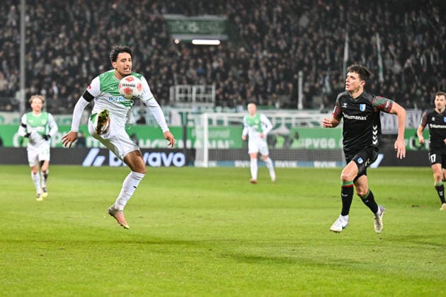 2. Bundesliga; SpVgg Greuther Fürth - 1. FC Magdeburg; 06.02.2026 FUERTH, GERMANY - 06. FEBRUARY: Im Duell Sayfallah LTAIEF (SpVgg Greuther Fürth 47) und Tobias MÜLLER (1. FC Magdeburg 5) während dem Match zwischen der SpVgg Greuther Fürth und dem 1. FC Magdeburg am 21. Spieltag der 2. Bundesliga im Sportpark Ronhof Thomas Sommer