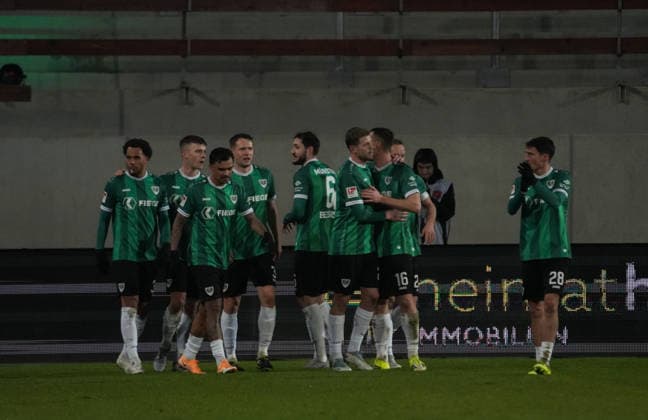 Deutschland: 2.Bundesliga 2025 2026, SC Preußen Münster vs VFL Bochum, Freitag 06.02.2026 LVM-Preußenstadion (Nordrhein-Westfalen, Deutschland) Tor und Jubel Preußen Münster Imad Rondic (SC Preußen Münster, 29)
