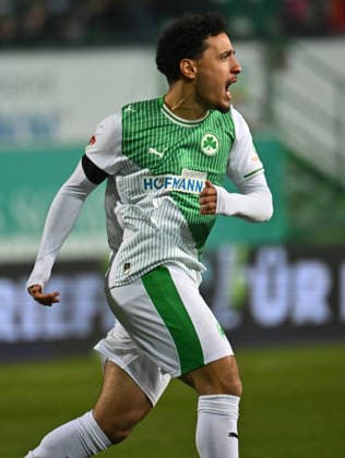 06.02.2026 - Fussball - Saison 2025 2026 - 2. Fussball - Bundesliga - 21. Spieltag: SpVgg Greuther Fürth SGF ( Kleeblatt ) - 1. FC Magdeburg FCM - Sportfoto Zink MeZi - xmexzix - DFL regulations prohibit any use of photographs as image sequences and or quasi-video - only for editorial use - Torjubel Jubel Freude nach Treffer Tor Torschuß zum 4:5 durch Sayfallah Ltaief (47, SpVgg Greuther Fürth )
