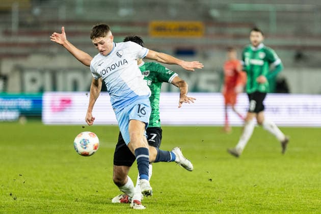 2.Fußball Bundesliga: Preußen Münster - VfL Bochum, 06.02.2026 Zidan Sertdemir (Preußen Münster, 7, Callum Marshall (VfL Bochum, 16) 2.Fußball Bundesliga: Preußen Münster - VfL Bochum, LVM-Preußenstadion, Münster; 06.02.2026 DFL regulations prohibit any use of photographs as image sequences and or quasi video.