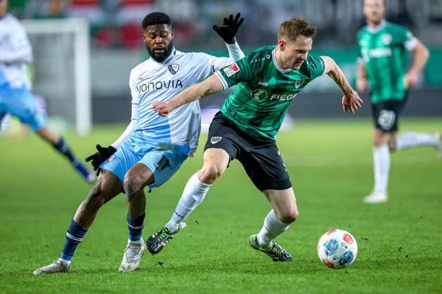 06.02.2025, Fußball, Preußen Münster - VfL Bochum, 2. Fußball Bundesliga, Preußenstadion, 21.Spieltag, Saison 2025 2026: Paul Jaeckel (Preussen Muenster 03) im Zweikampf gegen Moritz-Broni Kwarteng (VfL Bochum 11) DFB regulations prohibit any use of photographs as image sequences and or quasi-video. Nordrhein-Westfalen Deutschland
