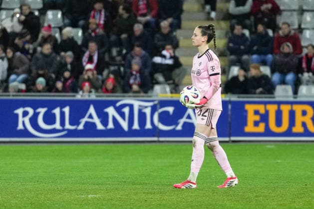 Google Pixel Frauen-Bundesliga: SC Freiburg vs. FC Bayern München, 06.02.2026 Ena Mahmutovic (FC Bayern München, 32) Google Pixel Frauen-Bundesliga: SC Freiburg vs. FC Bayern München, Dreisamstadion, 06.02.2026 DFB DFL REGULATIONS PROHIBIT ANY USE OF PHOTOGRAPHS AS IMAGE SEQUENCES AND OR QUASI-VIDEO. Copyright: xBEAUTIFULxSPORTS Boscox